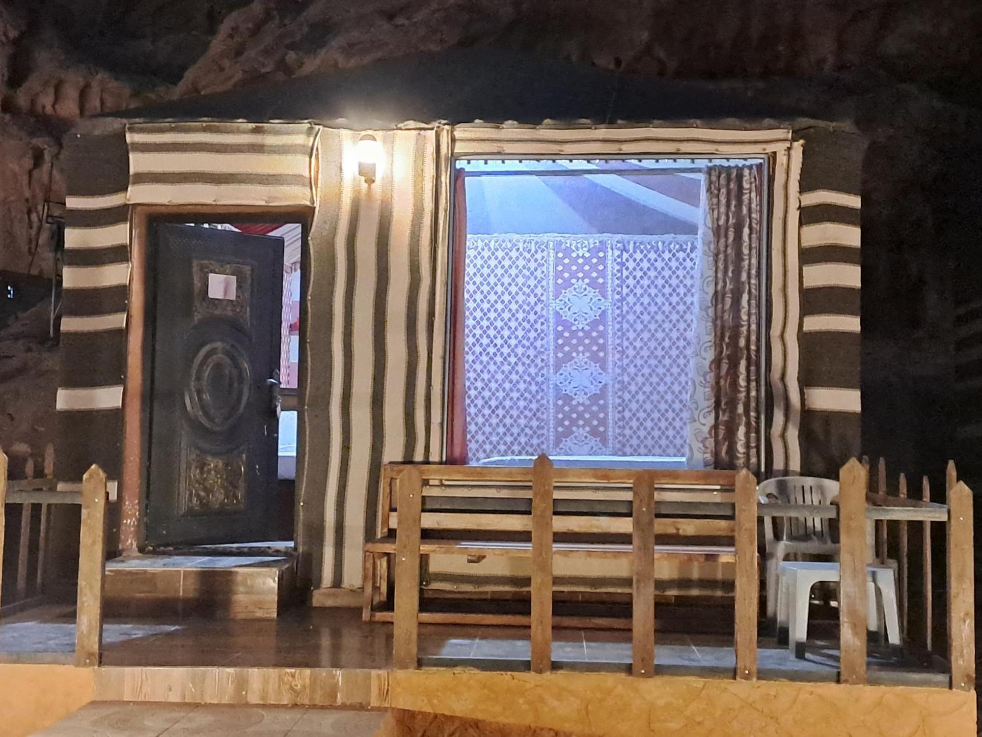 Taj Wadi Rum Camp エクステリア 写真