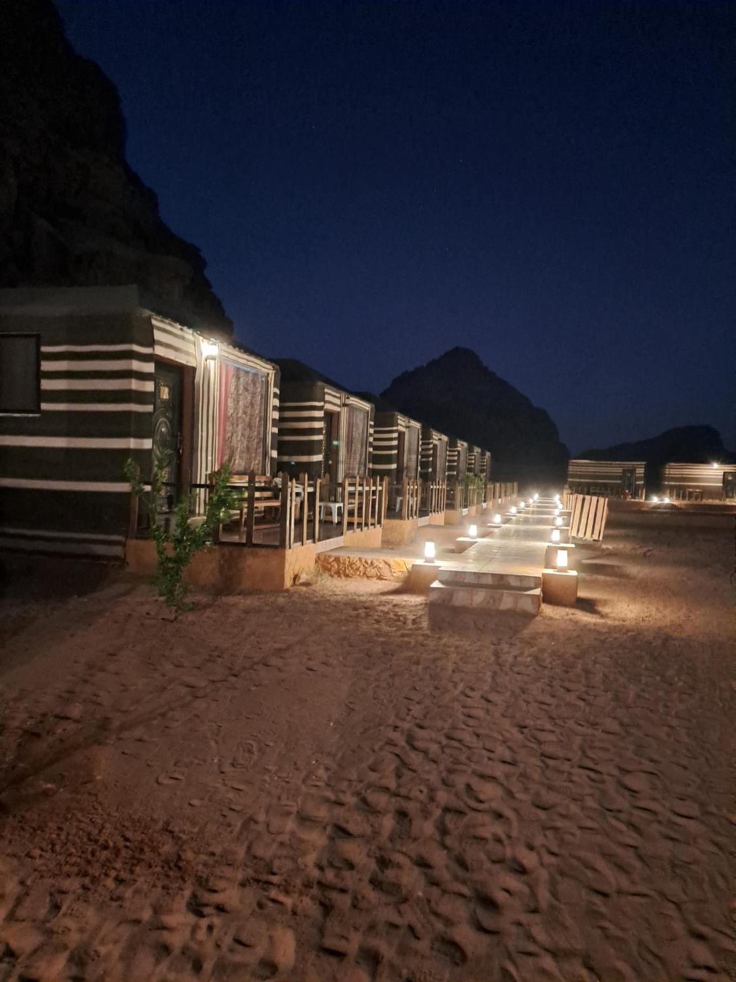 Taj Wadi Rum Camp エクステリア 写真