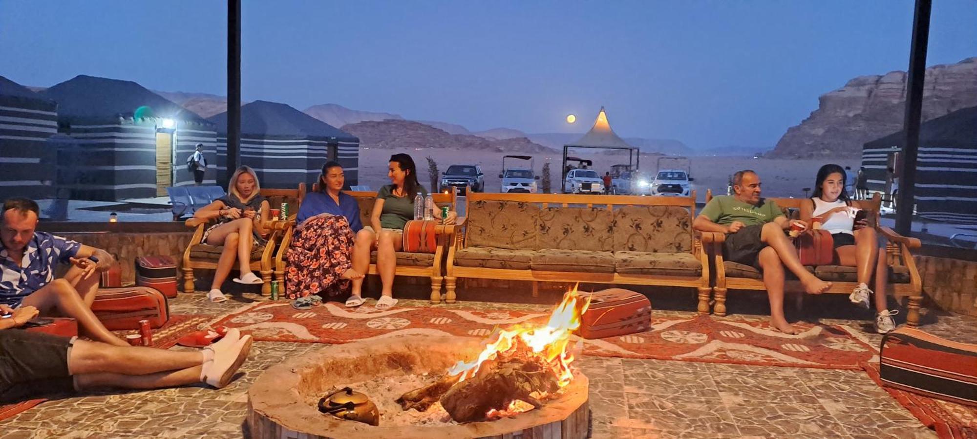 Taj Wadi Rum Camp エクステリア 写真