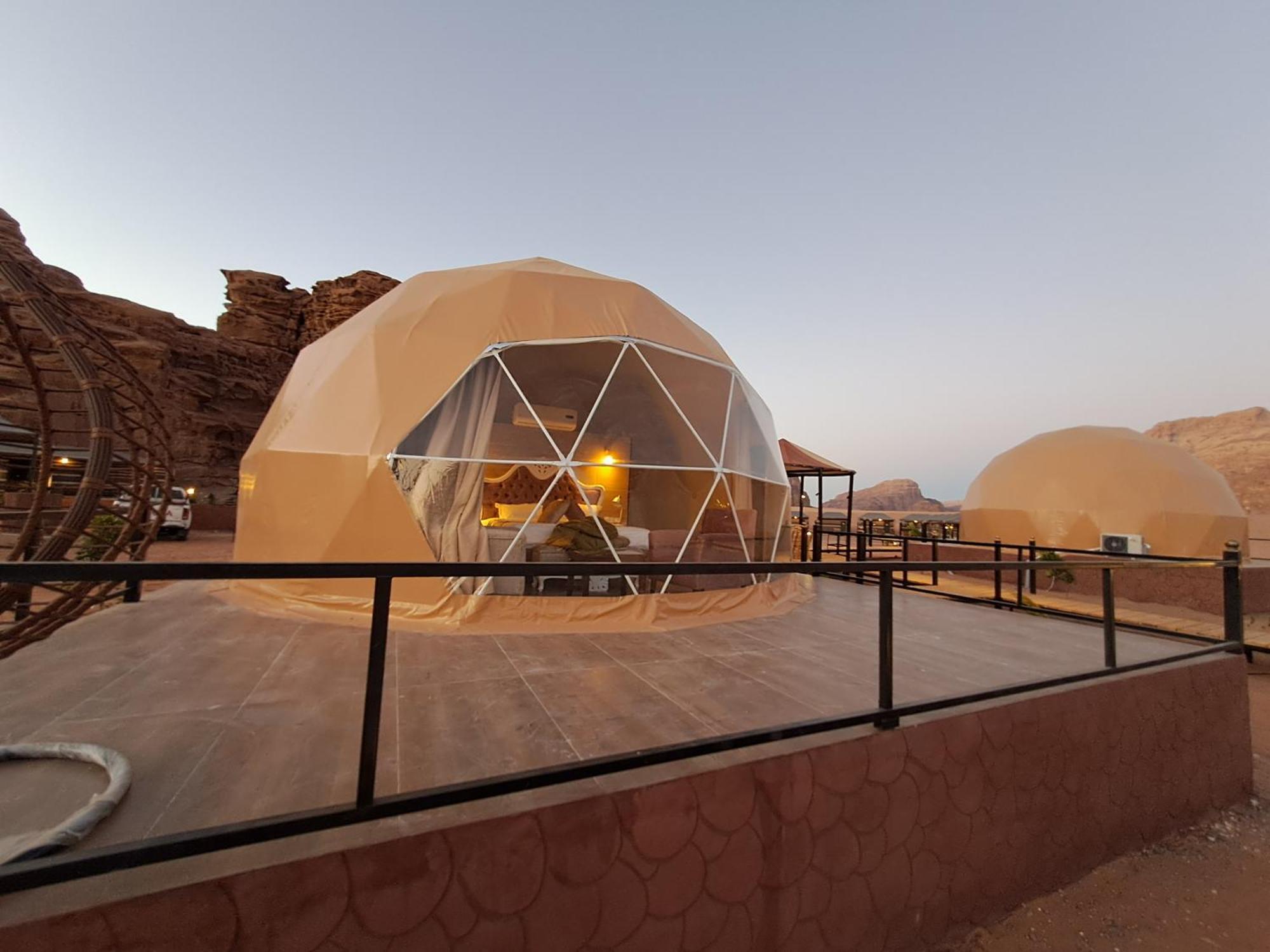 Taj Wadi Rum Camp エクステリア 写真