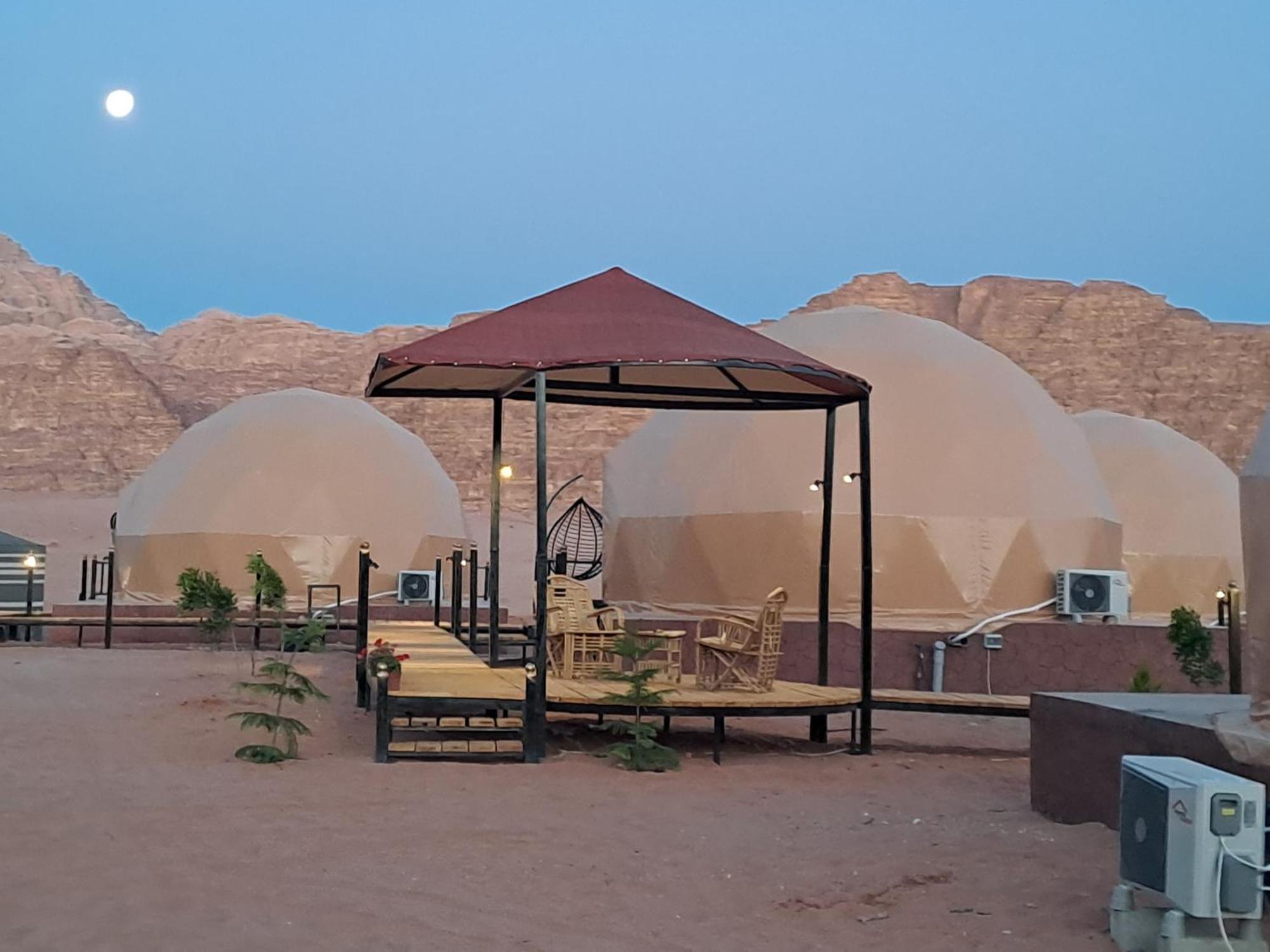 Taj Wadi Rum Camp エクステリア 写真