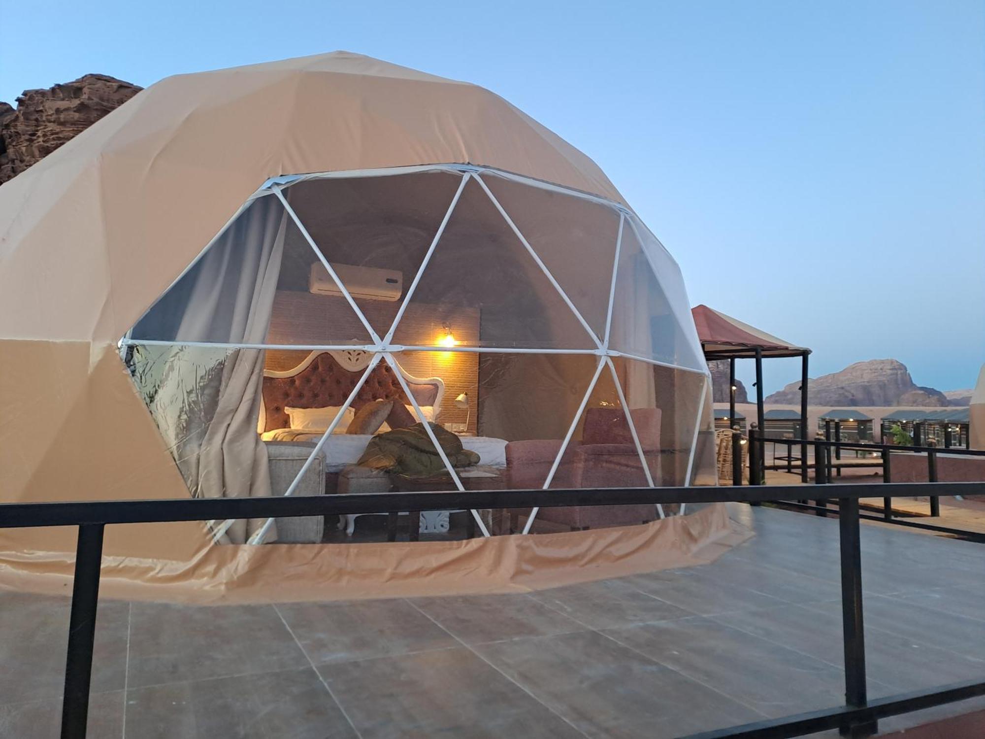 Taj Wadi Rum Camp エクステリア 写真