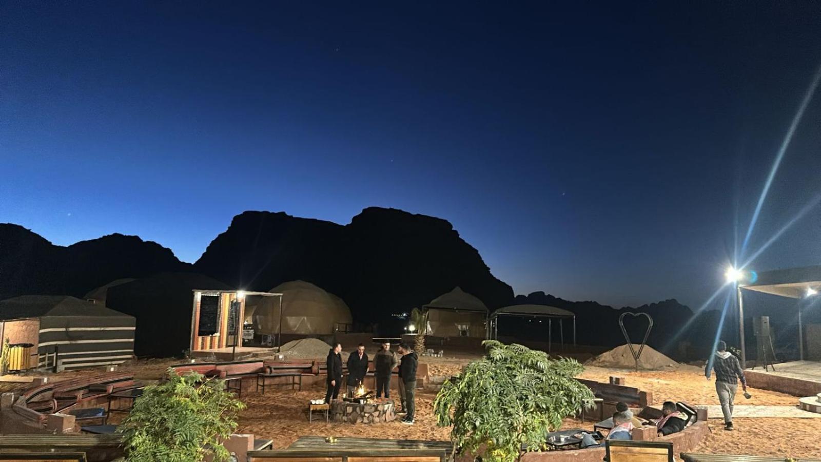 Taj Wadi Rum Camp エクステリア 写真