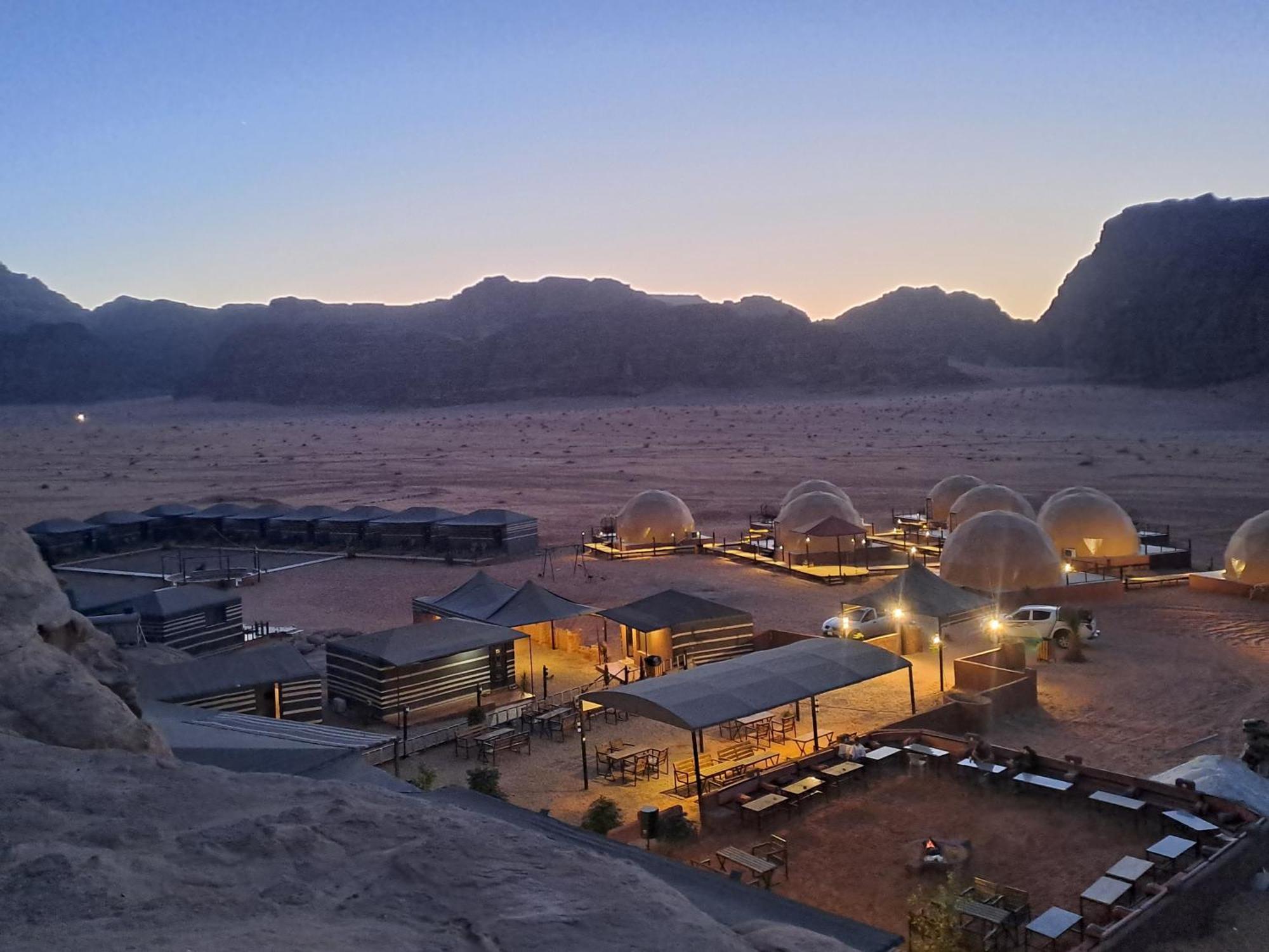 Taj Wadi Rum Camp エクステリア 写真