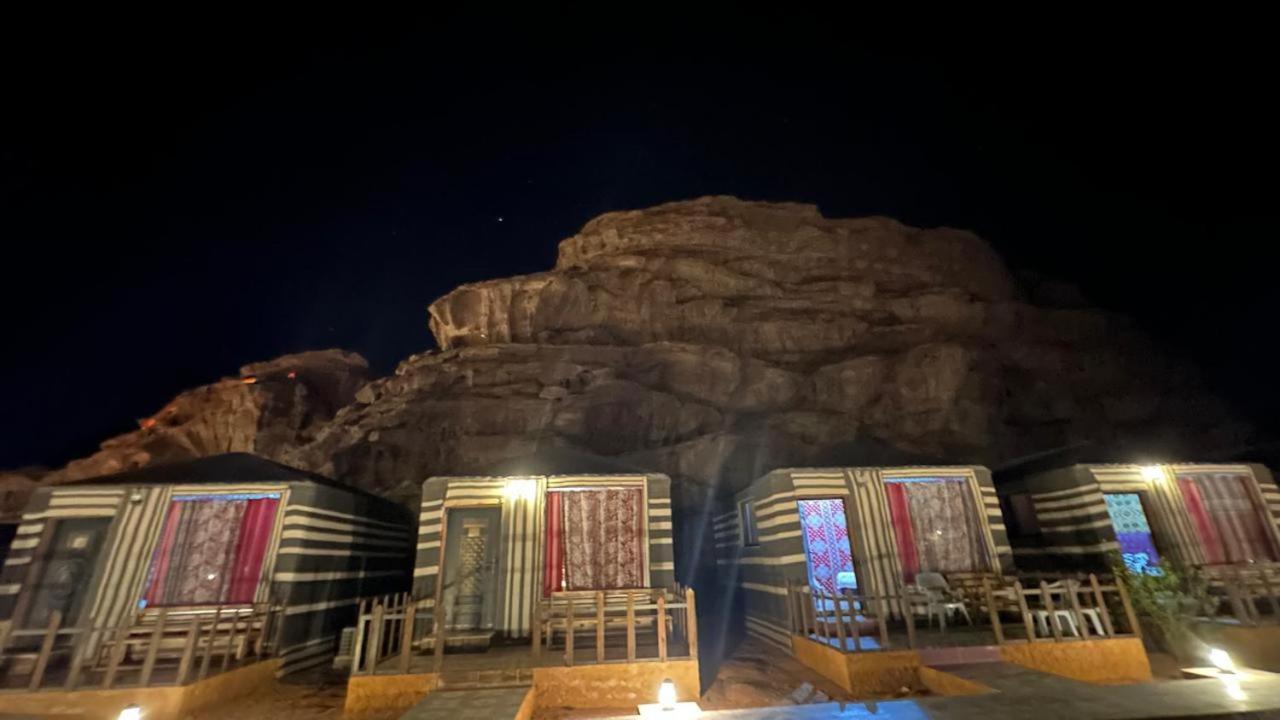Taj Wadi Rum Camp エクステリア 写真