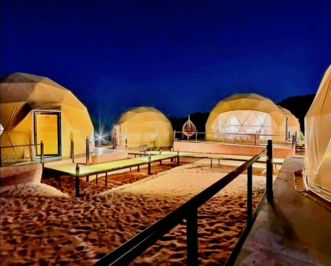 Taj Wadi Rum Camp エクステリア 写真